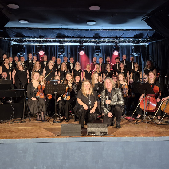 Koncert Świąteczny H. Czich ,Dafne ,Symfonix ,Groszki ,Piast