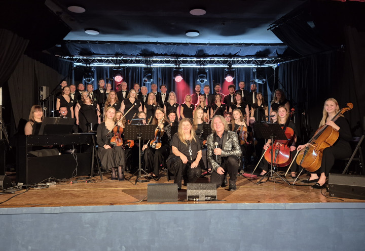 Koncert Świąteczny H. Czich ,Dafne ,Symfonix ,Groszki ,Piast